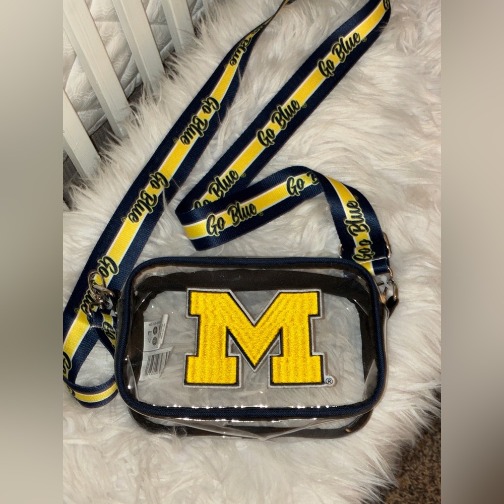 Michigan Wolverines Team Stripe Clear Crossbody Bag - Picture 2 of 8